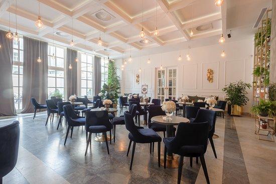 Cafe Gymnasium